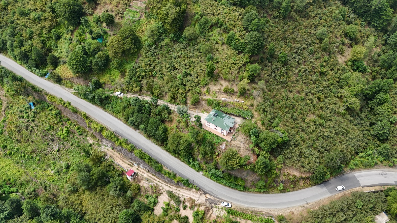 MABEL GAYRİMENKUL/BEŞİKDÜZÜ/ORGANİZE SANAYİ YOLUNDA SATILIK ARSA